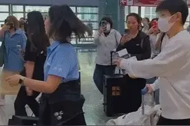 澳门机场最新：马龙请四人吃饭 曼昱显憔悴 莎莎又迷路！图片