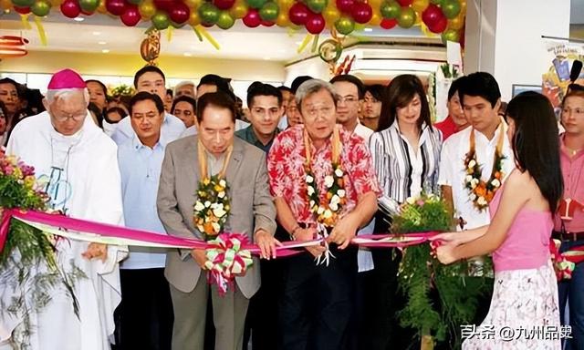 他生于福建，一年收租4千万，11年当上菲律宾首富，身价超千亿