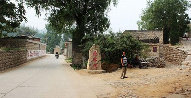 女特种兵休假被人贩子拐卖，当人贩子美美数钱时竟不知她已在身后
