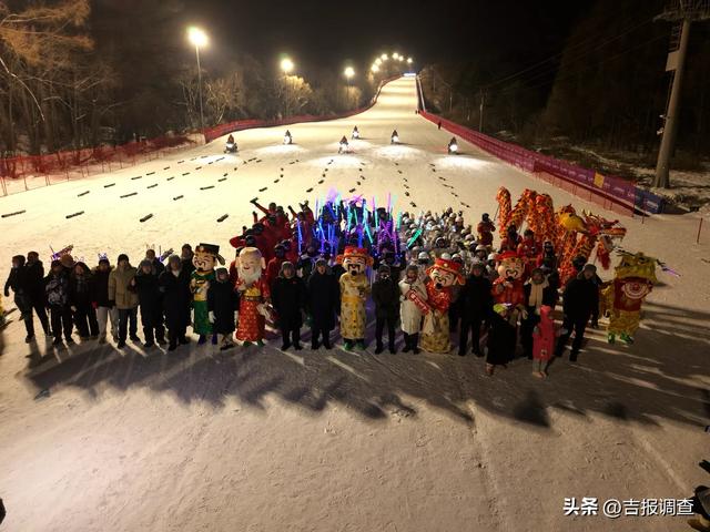 白+黑狂欢!净月潭雪飘流+“星空雪舞”中级雪道同步开放