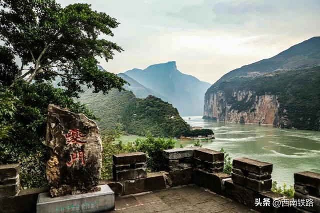不到两小时，打卡10元人民币背景图案取景地