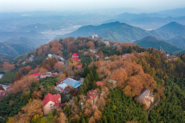 这才是江南秋天的天花板！浙江5大红叶秘境，带你走进古典水彩画