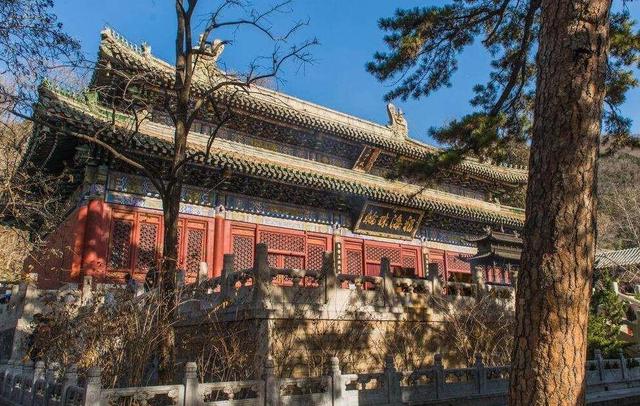 中国有一寺庙，庙不大，却有武警24小时站岗，究竟有何过人之处？
