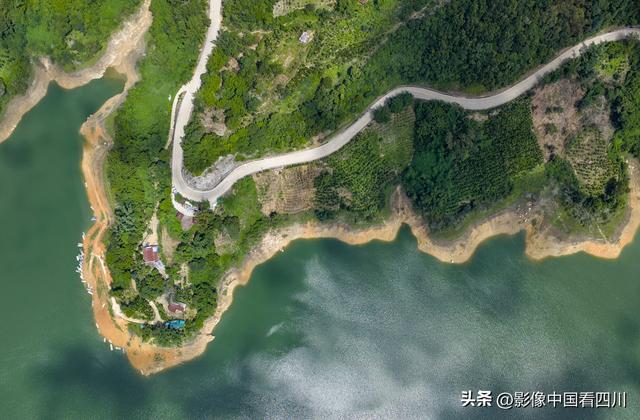 海南五指山：夏日五指山水库