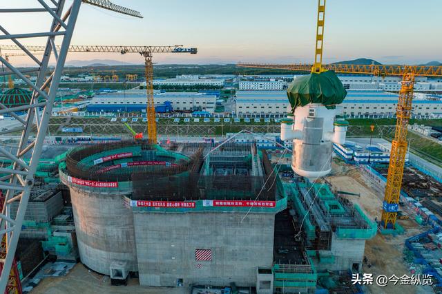 戈壁滩上惊天巨变！中国官宣两件能源大事，西方惊呼不可思议？