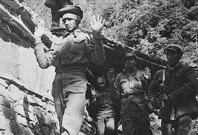 63年国庆，毛主席见到一少尉排长忽然问道：就是你“口出狂言”啊