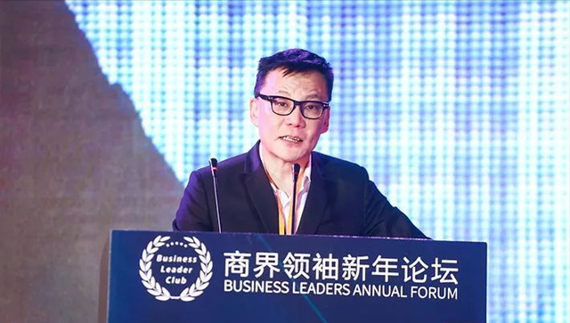 李国庆大婚，凭4个举动口碑暴增，对比96年与前妻婚礼，差距明显
