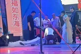 老人过90大寿90后女歌手踩裙摆台上摔倒去世，重庆警方介入调查图片