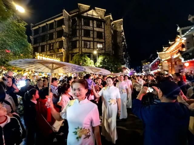 【 “雨” 你相约】国庆假期圆满收官！石泉文旅市场“热”力全开，魅力再升级！