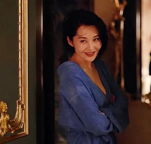 她一生"风流成性	、老少通吃"，撩汉无数，现如今56岁却依旧单身