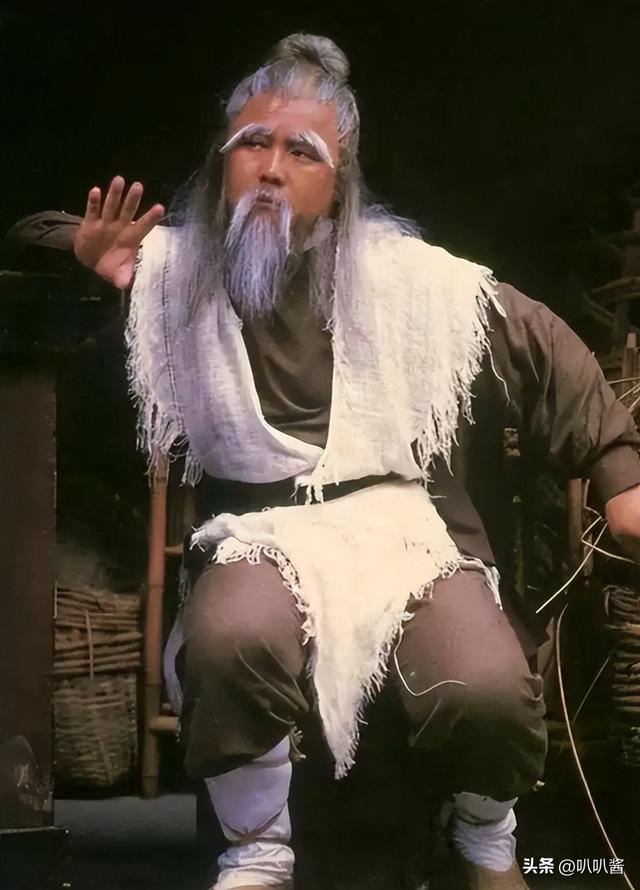 出名后出轨保姆，气死原配，如今77岁的他晚景凄凉，子女与其割席