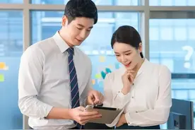 体制内，男领导与女下属的几种暧昧表现图片