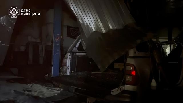 俄军再打基辅，50万人断电，普京穿着军装，对小泽发出最终警告