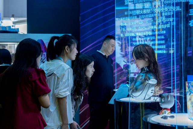汇聚国内外5800余个文创品牌 第十九届杭州文化创意产业博览会启幕（组图）