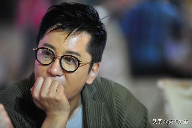 他8次上春晚，作死被捕入狱，今54岁无人问津，老搭档也断了联系