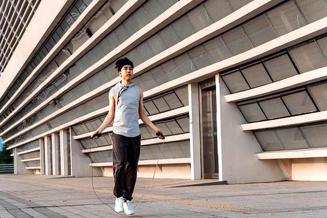 减肥，别再跑步了！这项运动，每次20分钟，相当于跑步1小时