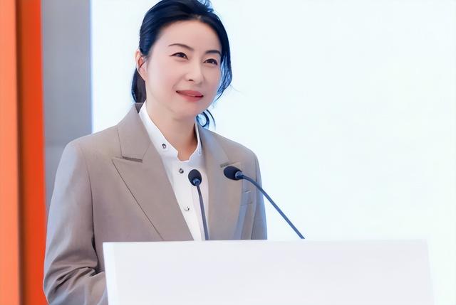 钱再多有什么用？44岁郭晶晶的现状，给所有有代言的明星提了个醒