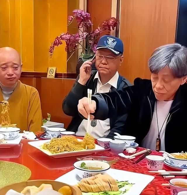 陈光标公布梁小龙“死因真相”：并不是病死	，而是因为过度劳累