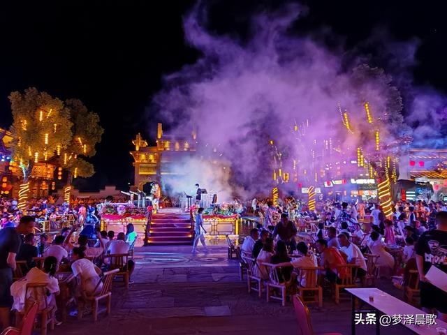 湖北云梦：万盏华灯映水街 祥云湾畔夜未央