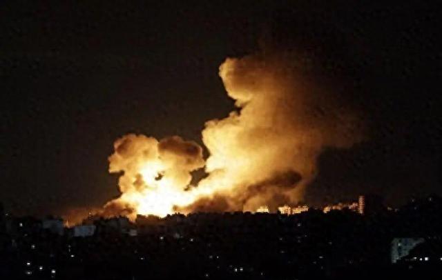 不到24小时，美军不宣而战！近百炸弹被投下，626次空袭惹恼全球