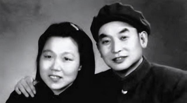 薄一波的两位亲家	，一位开国将军，另一位官至副国级，分别是谁？