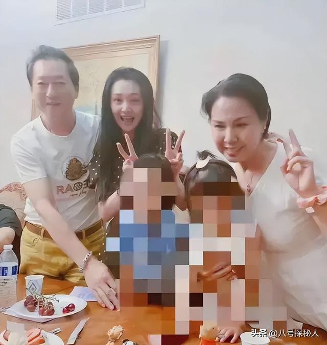 35岁郑爽近照曝光！形象管理失败	，彻底成了素人，在美日子舒坦了