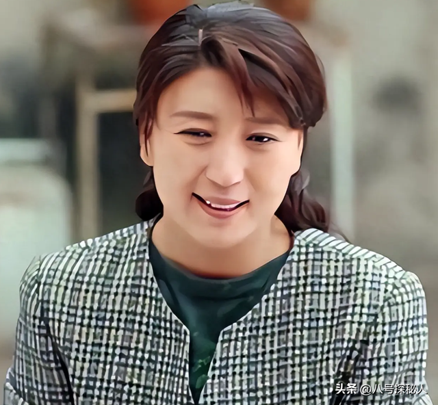 闫学晶丑闻再曝！一人已被拘留，婚变内幕被扒	，亲手拔父亲氧气管