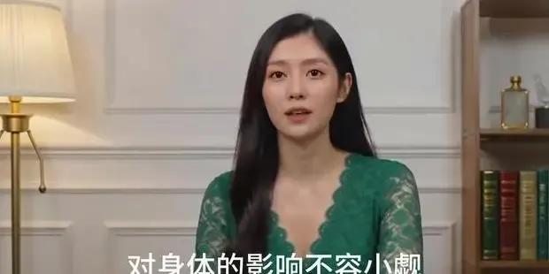 为何空姐上飞机都要带根香蕉？离职空姐说出原因，真相让人惊讶