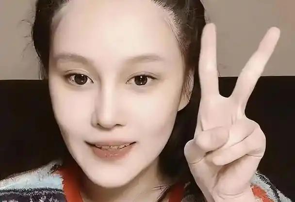 赵本山的“天塌了”！就算有再多豪宅豪车，也无法拯救自己的女儿
