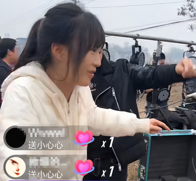 呆呆妹做梦没想到，杀猪宴收官仅1天， 一家人就走上大衣哥的老路