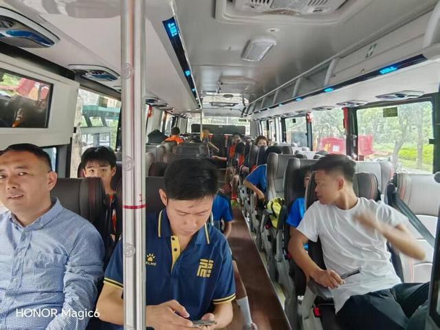 深圳巴士集团“爱拼巴”国庆畅游山海间，定制线路助力假期出行新体验