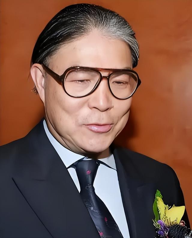 郭晶晶没想到，离过年不到俩月，79岁公公霍震霆	，再次给霍家长脸