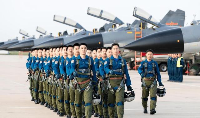 攻不了也守不住？中国空军在西藏上空，被印度空军足足欺负了40年