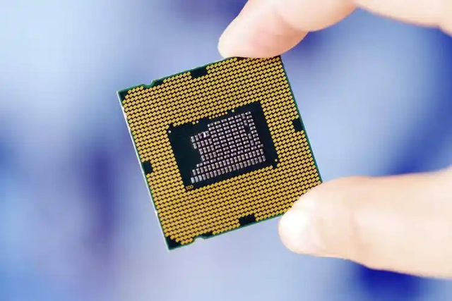 最后48小时	，特朗普终于下令批准，王毅通告全球，给中美交情定调