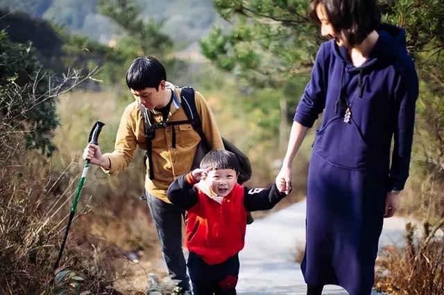 门票打折车票降价，国庆8天假，为啥旅游的年轻人却一年比一年少