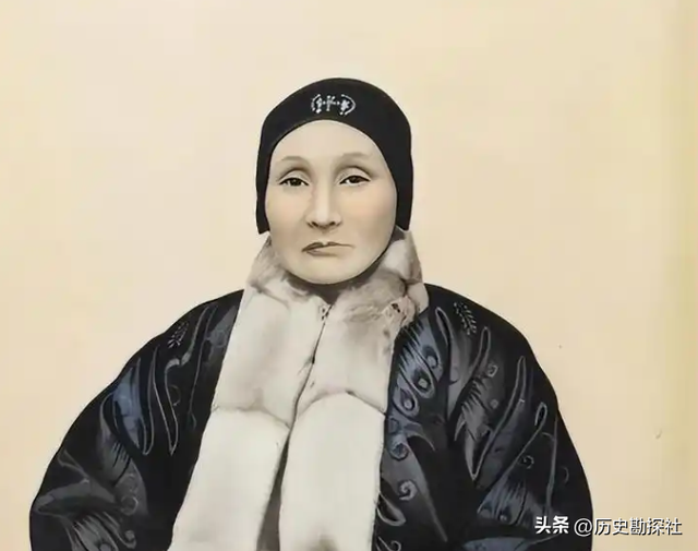 这就是蒋介石父母的真实样貌，其父外号“埠头黄鳝”，罕见老照片