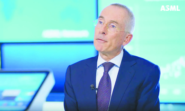 荷兰EUV光刻机上有中国零部件吗？若学美国一样断供，有什么后果