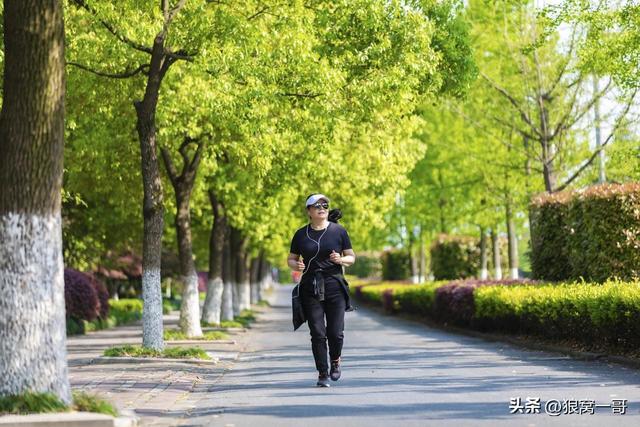 如果您十年前买的衣服还在穿，那您的品味和性格都非同一般