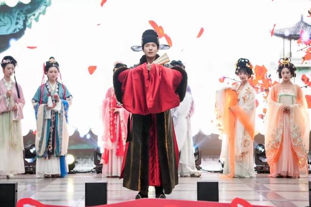 成都职工庆“双节”汉服游园会：穿越三国时空，邂逅浪漫良缘，即将华美启幕！