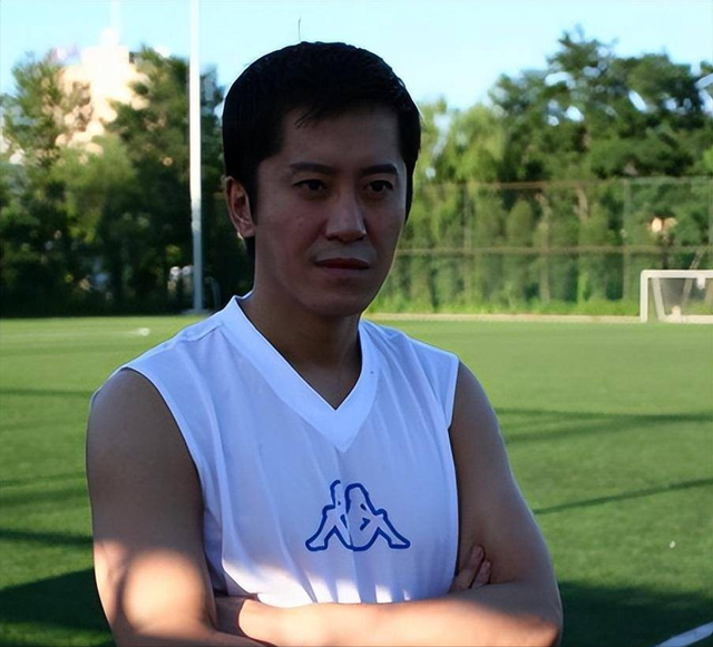 他8次上春晚，作死被捕入狱，今56岁无人问津，老搭档也断了联系