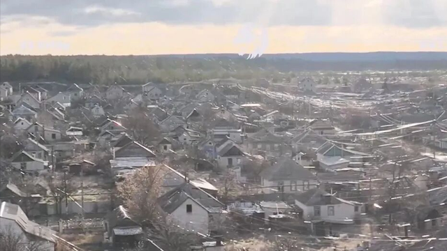 光纤无人机在乌克兰战场拉起蛛网，未来可用于围点斩首行动