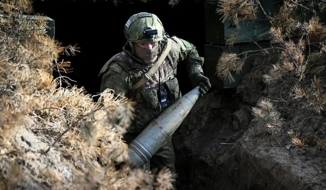 俄乌冲突大反转！红军城 9000 乌军被困，泽连斯基说辞遭拆穿