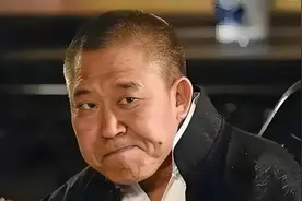 这三位男明星长得丑，但老婆一个比一个漂亮！网友：凭什么!图片