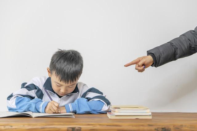 “考第一”的执念，正在摧毁多少孩子？