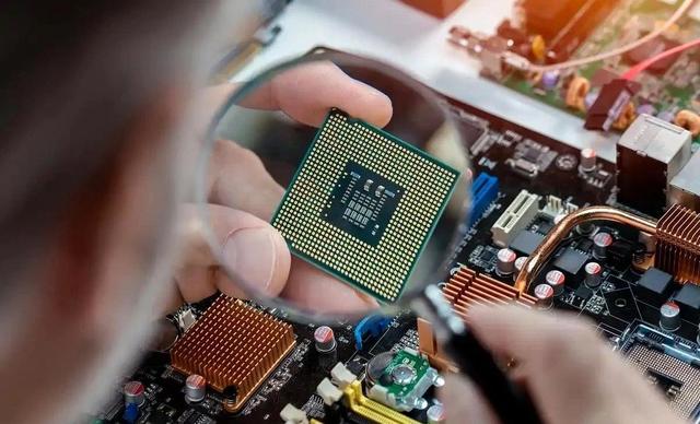 打破国外垄断，国产新型芯片来了！单日狂揽2700亿，还能突破吗？