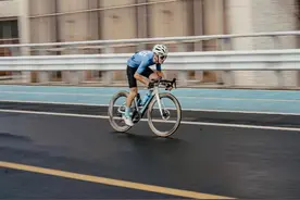 每天坚持骑车的人，最后都怎样了？牢记这5大危害，早知道早受益图片