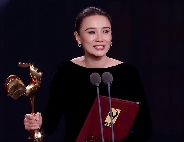 成龙因病去世、赵本山灵堂	、宋佳知三当三，现在的造谣越来越离谱