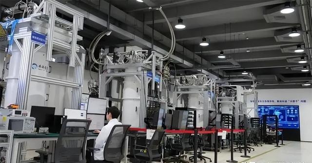 一夜暴涨8120亿，美国再度突破芯片世界难题，中国还能追赶上吗？