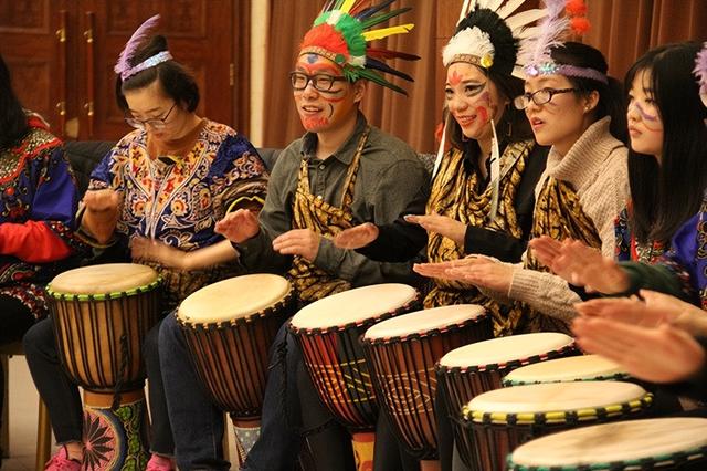 印尼青铜钟濒临失传，老人坚守独门技法，竟与非洲古乐器隔空共鸣