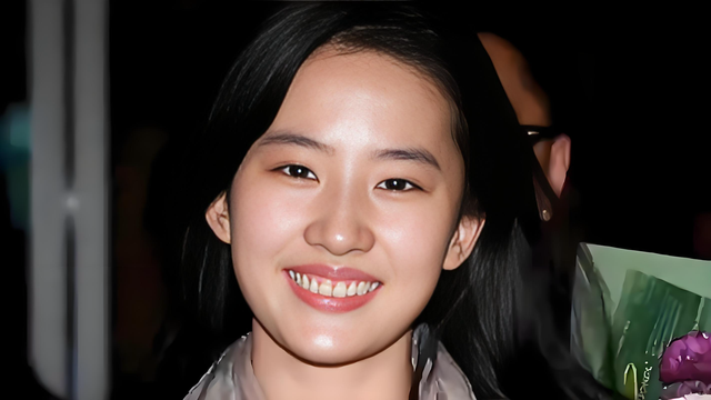 我的天！刘亦菲真人居然长这样？素颜我直接看傻了